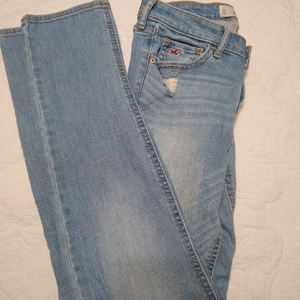 Hollister jeans women.
